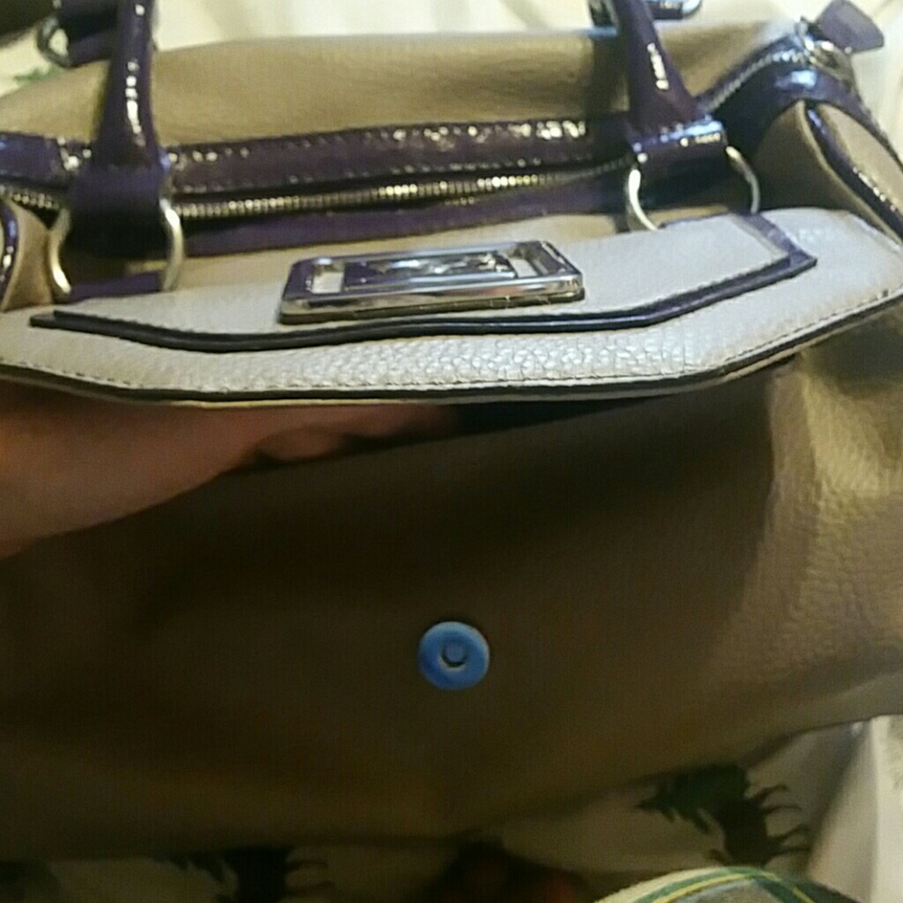 Handbag - Picture 4 of 4